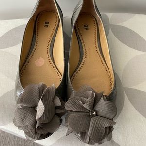 Gray flats